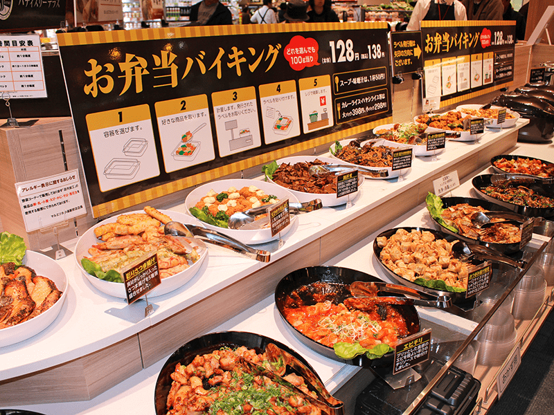 お弁当やカレー、スープのバイキング